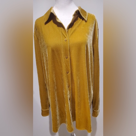 COPY - Soft Surroundings Boyfriend Gold Velvet Tunic is Long-Sleeved & Size XL - Picture 1 of 4